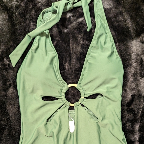 One piece bathing suit-New with tags - Picture 2 of 3